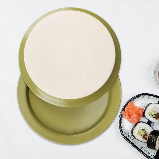 2 Pack Dinner Plates, 8 Inch Avocado Green Porcelain Salad Plates Round Ceramic Serving Dining Plate Set of 2 for Dinner Pasta